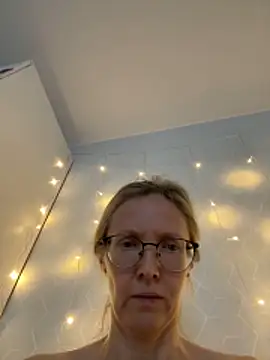 angelmommu online show from February 14, 9:55 am