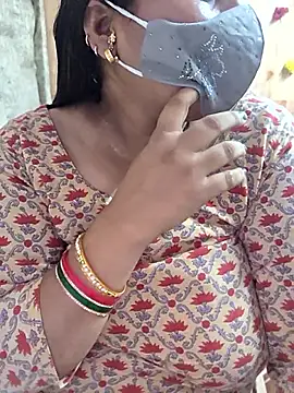 MOM-SUN-COUPLE online show from March 30, 3:11 pm