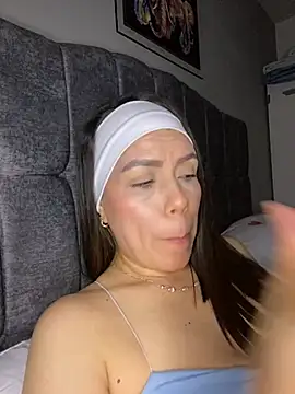 martina contreras online show from April 9, 7:03 am