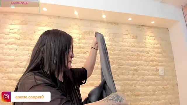 anette cooper online show from December 16, 3:34 am