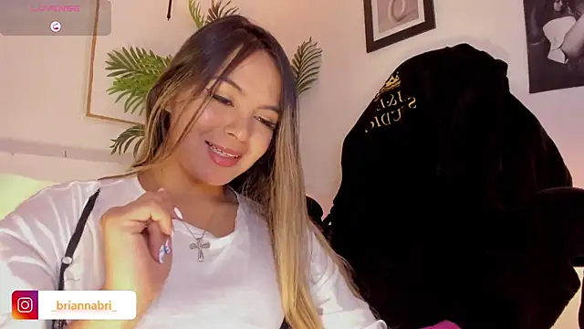 brianahill  online show from May 8, 3:59 pm