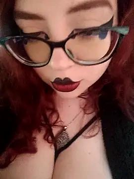 alicce moon  online show from May 7, 9:40 pm