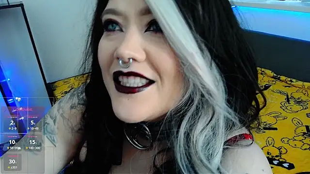 wickedxqueen online show from April 22, 4:31 am