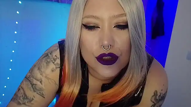 wickedxqueen online show from November 2, 10:35 pm