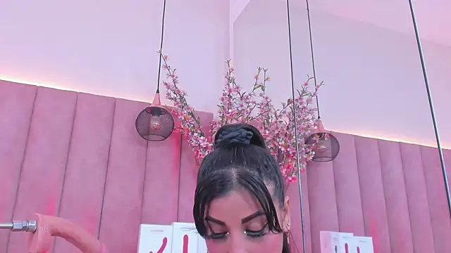 antonellarusso 1 online show from September 27, 2:24 pm
