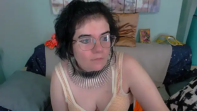 EverlyRays online show from November 6, 8:26 pm