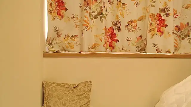 liliyRiSAcha-n online show from May 23, 7:06 am