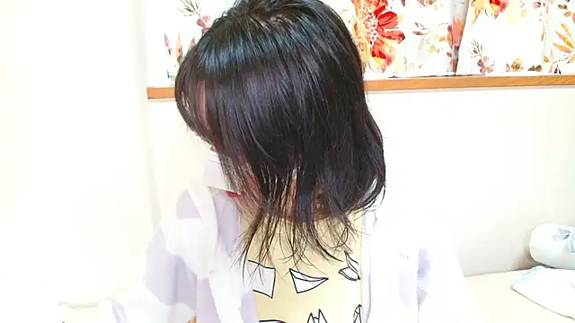 liliyRiSAcha-n online show from July 3, 5:46 am