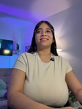 tati reyess online show from May 5, 1:25 pm