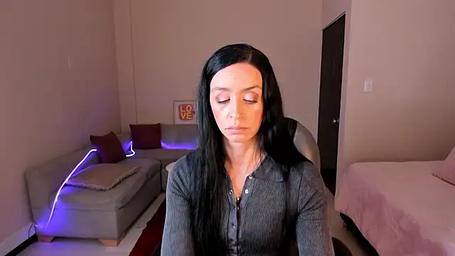 Kristen Garner online show from May 11, 8:17 pm