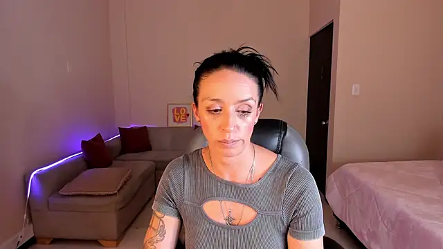 Kristen Garner online show from May 4, 8:12 pm