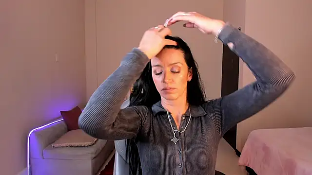 Kristen Garner online show from May 25, 8:08 pm