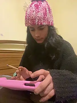 calliemaggotbone online show from January 18, 7:32 pm