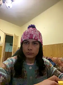 calliemaggotbone online show from January 8, 7:40 pm