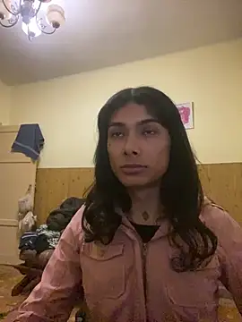 calliemaggotbone online show from April 7, 5:04 pm