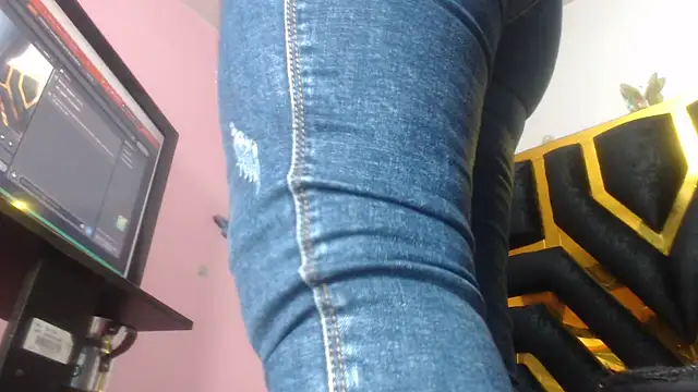 Helennahot online show from October 9, 2:21 pm