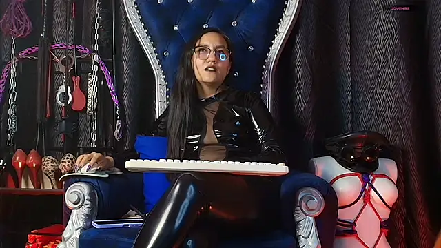 abbymora online show from April 7, 3:30 am