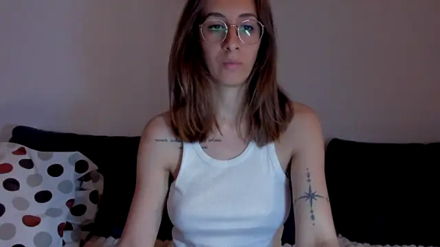DesireMore90 online show from May 22, 9:35 pm