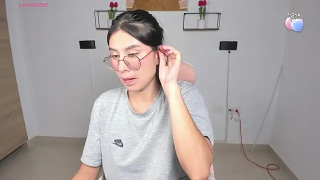 emily villamil online show from May 5, 10:13 pm