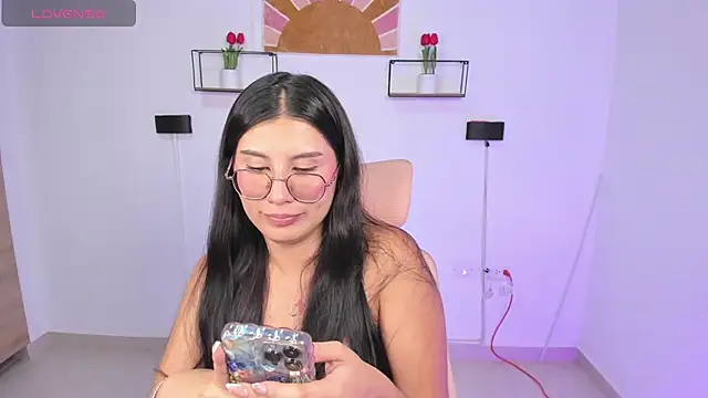 emily villamil online show from May 26, 10:31 pm