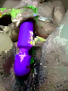 Little Slut Hot online show from September 24, 11:48 pm