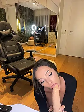 MileySin1111 online show from December 2, 4:31 pm