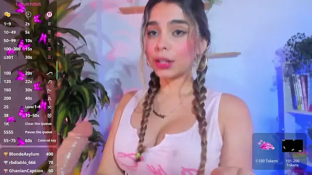 crisbell lopez online show from May 18, 4:07 am