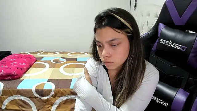 LuisaReyes 2911 online show from April 20, 1:30 am