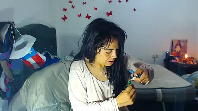 AmaraRoberts420 online show from October 5, 6:57 pm