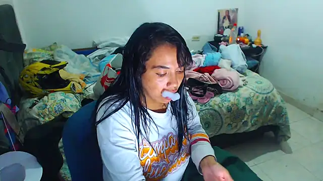 AmaraRoberts420 online show from October 22, 2:05 am