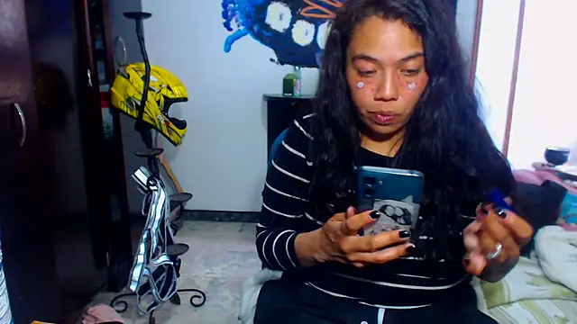 AmaraRoberts420 online show from April 12, 9:39 pm