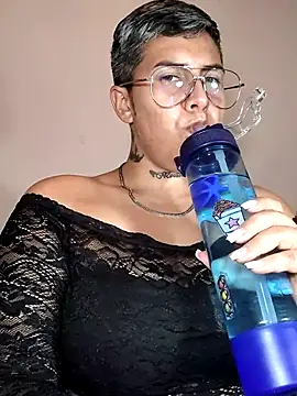 Yessi rousse online show from January 11, 11:32 pm