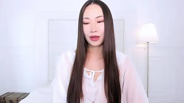 NaomiYuu online show from May 25, 2:21 am
