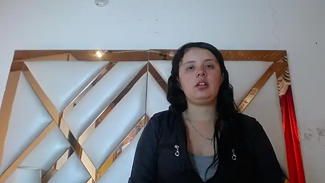 nathaly low1 online show from May 16, 1:21 pm