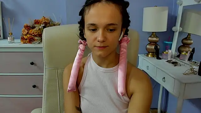 dirtyxEmily online show from March 13, 8:04 am