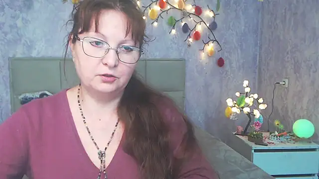 VanessaHotts online show from April 1, 1:41 pm