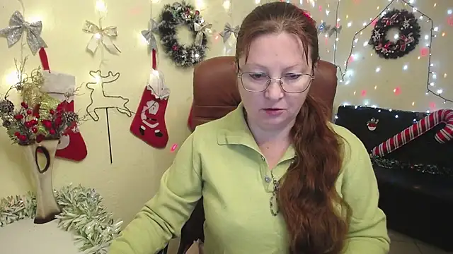 VanessaHotts online show from December 5, 6:02 am