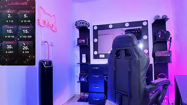 miss kitty online show from November 23, 1:30 am