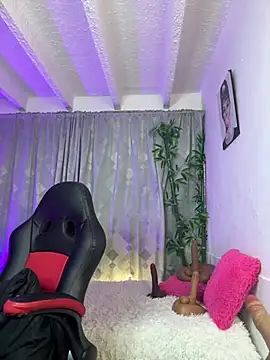 lonely shewolf online show from May 26, 6:18 pm
