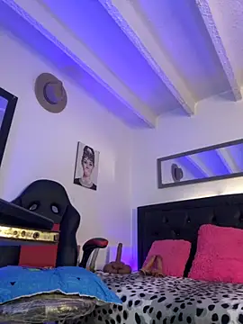 lonely shewolf online show from November 19, 7:36 pm