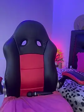 lonely shewolf online show from November 13, 7:35 pm