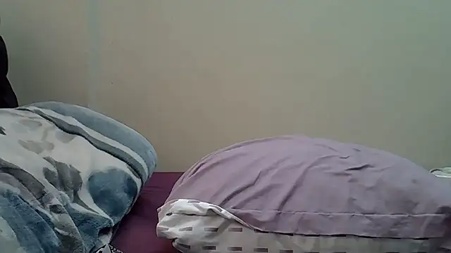 AddictiveAssCurves online show from December 4, 10:06 am