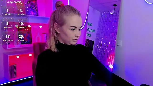 StephanieSweety online show from February 25, 5:44 pm