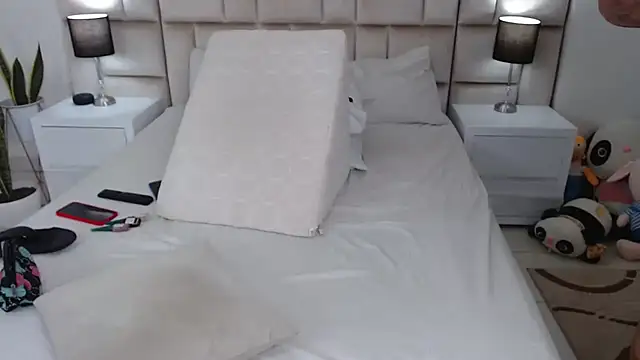 JesicaTaylorxx online show from October 16, 10:01 pm