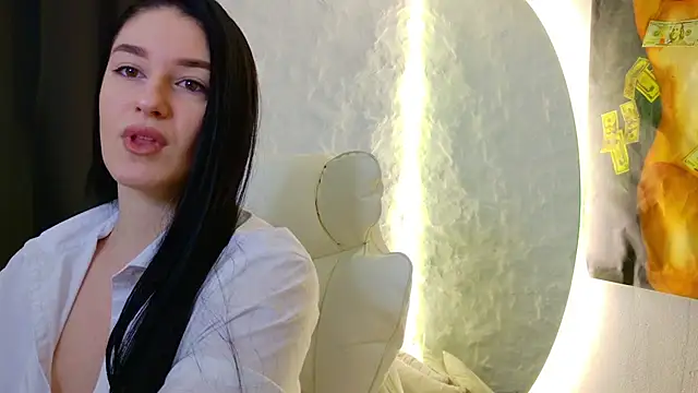 moniqque online show from October 20, 4:48 am