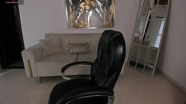 MileyCruz  online show from April 23, 7:05 pm