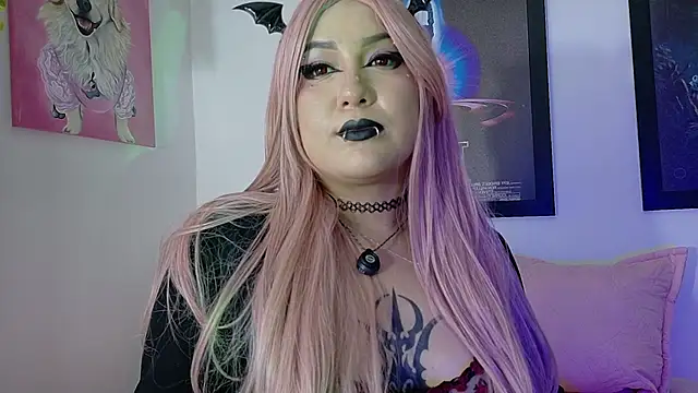 valkiria moore online show from May 9, 3:30 am