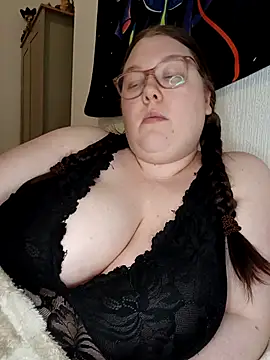 Sexycurvyemilyy online show from March 13, 10:33 pm