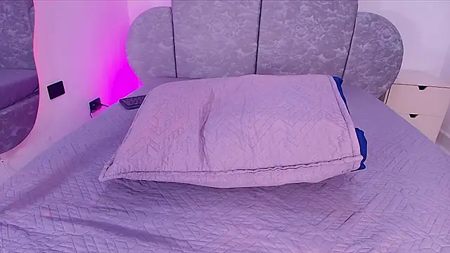 emyli sam online show from March 21, 7:30 pm