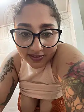croftsmila online show from May 25, 11:26 pm